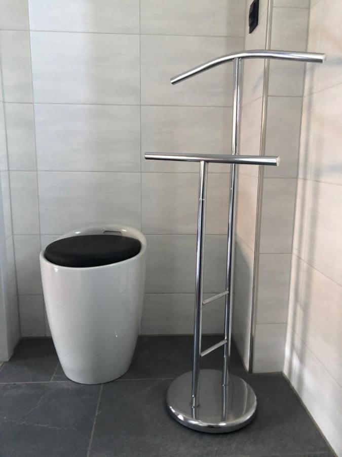 Body Kult Loft - Modernes Appartement Mit 2 Separaten Schlafzimmern Zwickau Luaran gambar