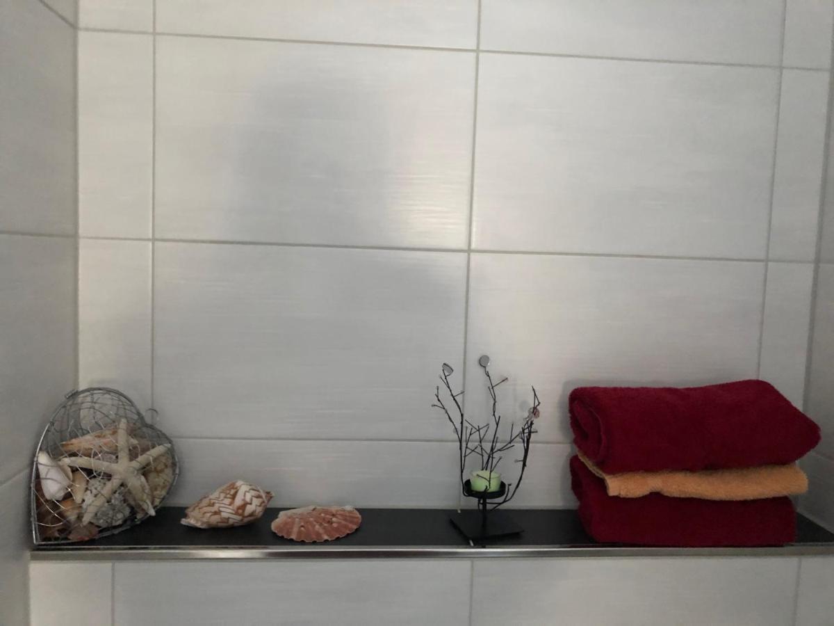 Body Kult Loft - Modernes Appartement Mit 2 Separaten Schlafzimmern Zwickau Luaran gambar