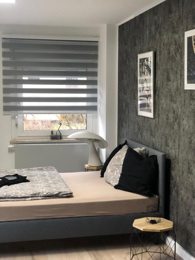 Body Kult Loft - Modernes Appartement Mit 2 Separaten Schlafzimmern Zwickau Luaran gambar