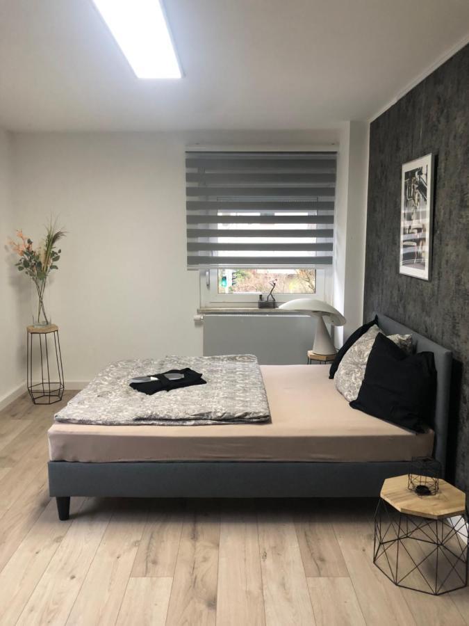 Body Kult Loft - Modernes Appartement Mit 2 Separaten Schlafzimmern Zwickau Luaran gambar